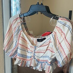 Fabrik Boutique Cropped Top size small- perfect for Spring Break and summer.